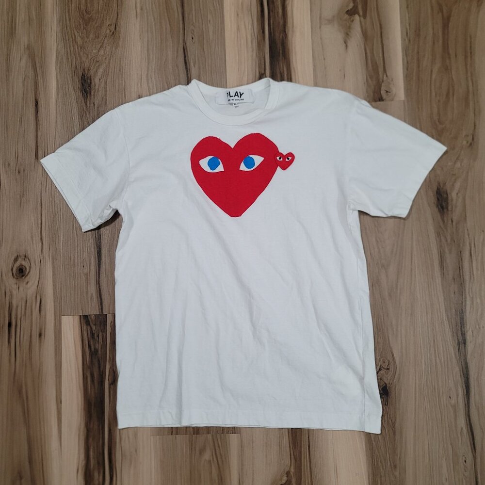 Comme Des Garcons PLAY Heart Graphic Tee Size XL White